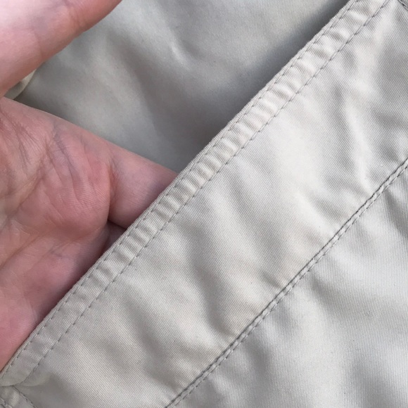 ☀️ Tan Raincoat - Picture 4 of 5